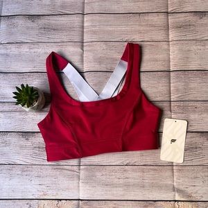 NWT FABLETICS Paige sports bra with silver back straps size XS.